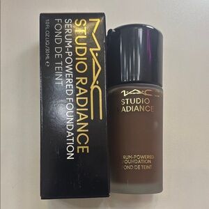 MAC Cosmetics Studio Radiance Serum-Powered Foundation NW 58